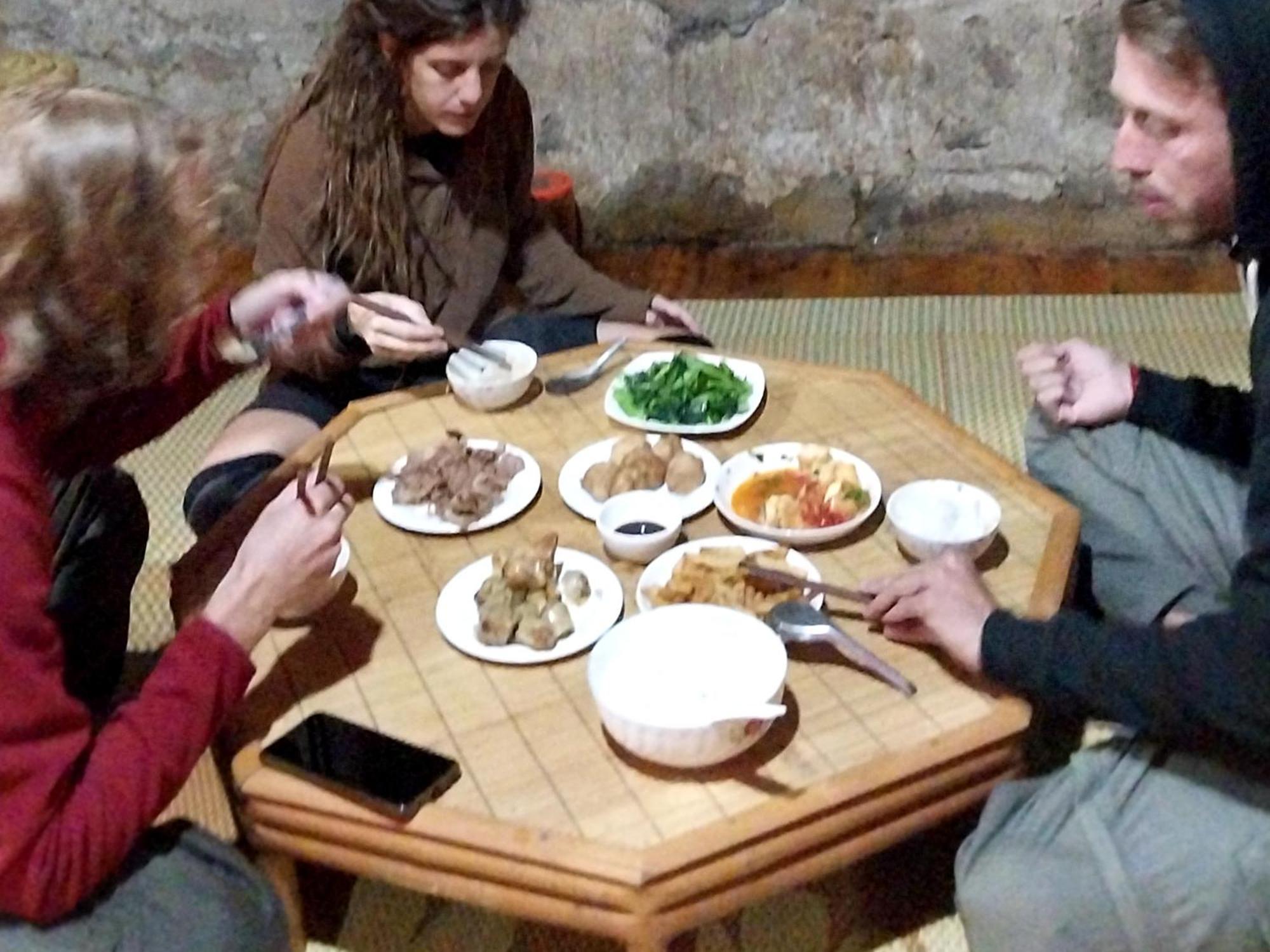 Trieu Hoan Homestay Каобанг Екстер'єр фото
