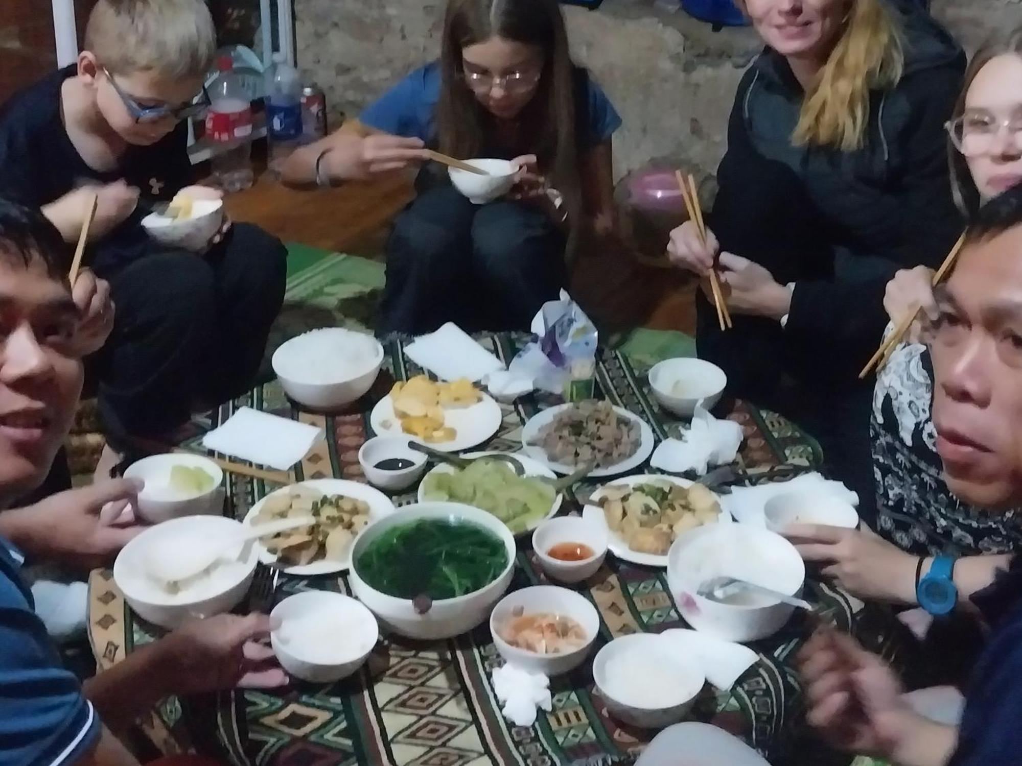 Trieu Hoan Homestay Каобанг Номер фото