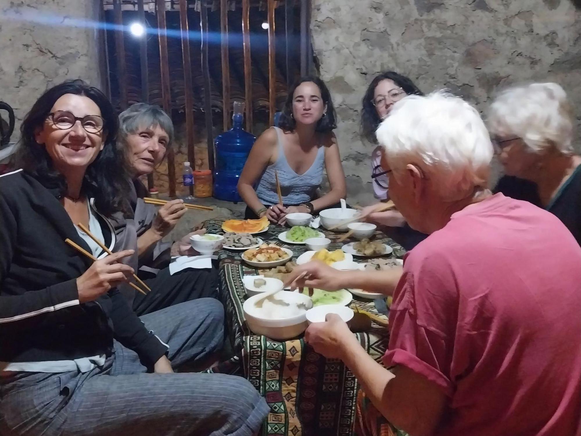 Trieu Hoan Homestay Каобанг Екстер'єр фото